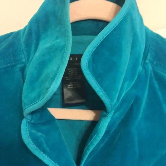 Parallel short button up coat. - Picture 4 of 9